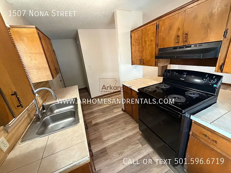 1507 Nona St — Photo 5