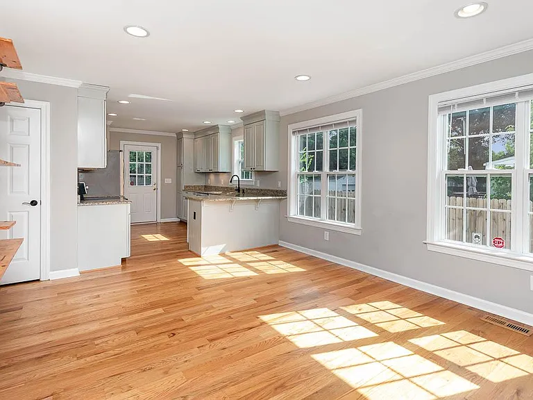 605 Brighton Rd — Photo 12