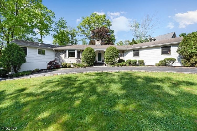 Ranch Style - Short Hills, NJ Homes for Sale