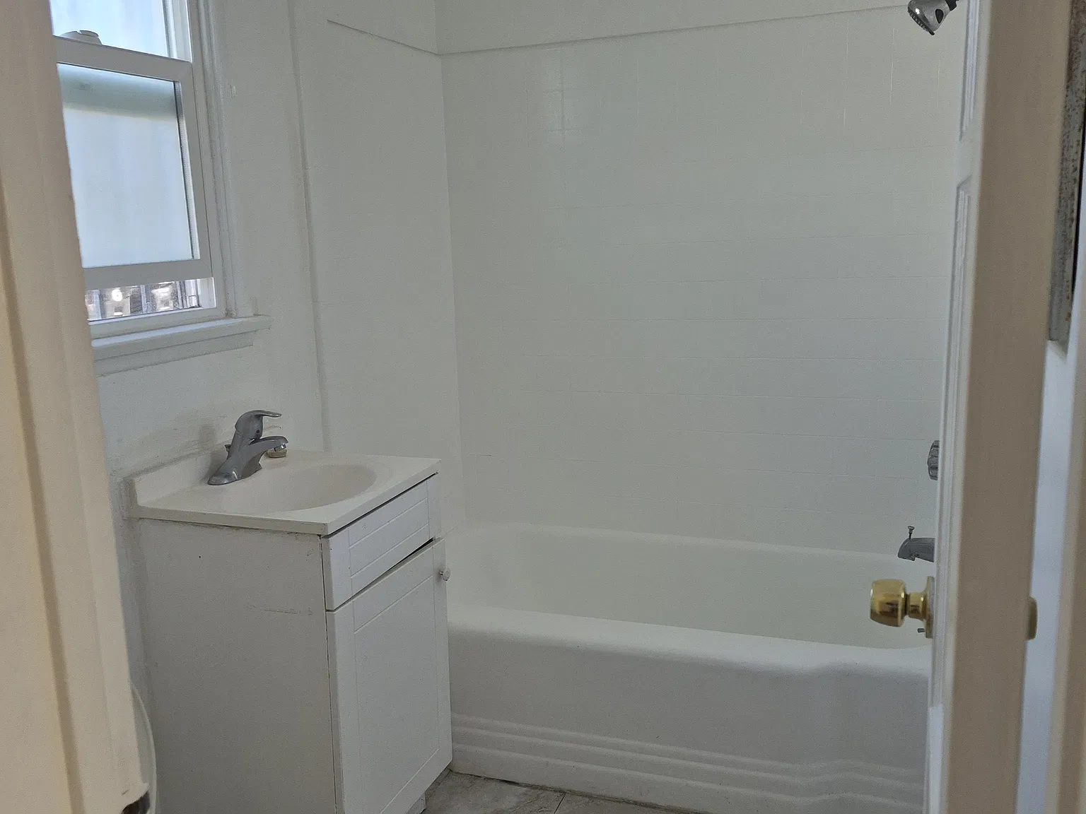 1 bed, 700 sqft, $1,700 — Photo 4