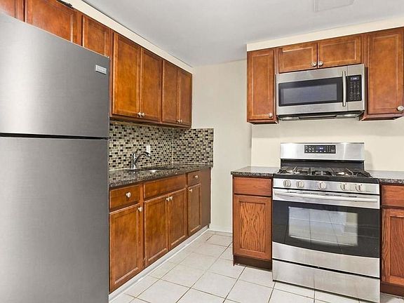 2nd image of 1219 Herkimer St #2