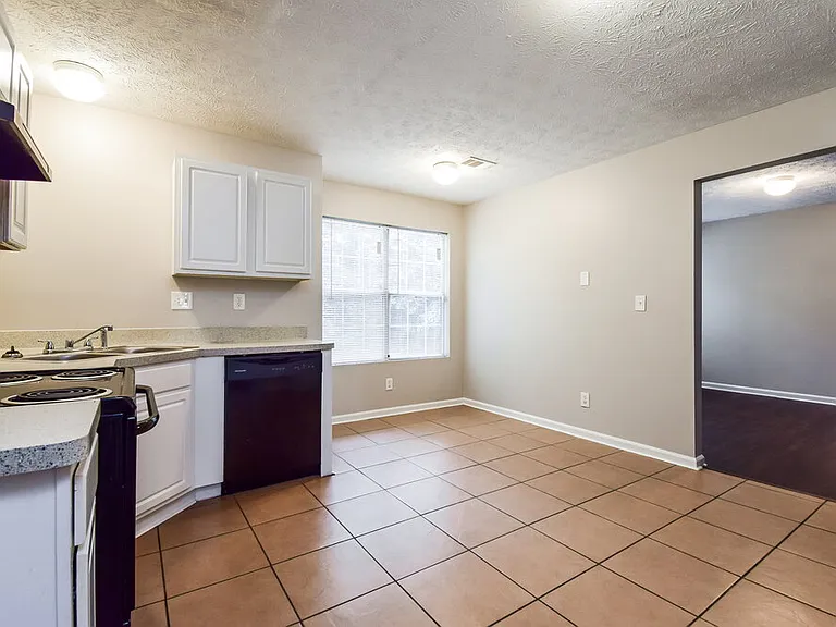 1322 Sandybrook Ct — Photo 8