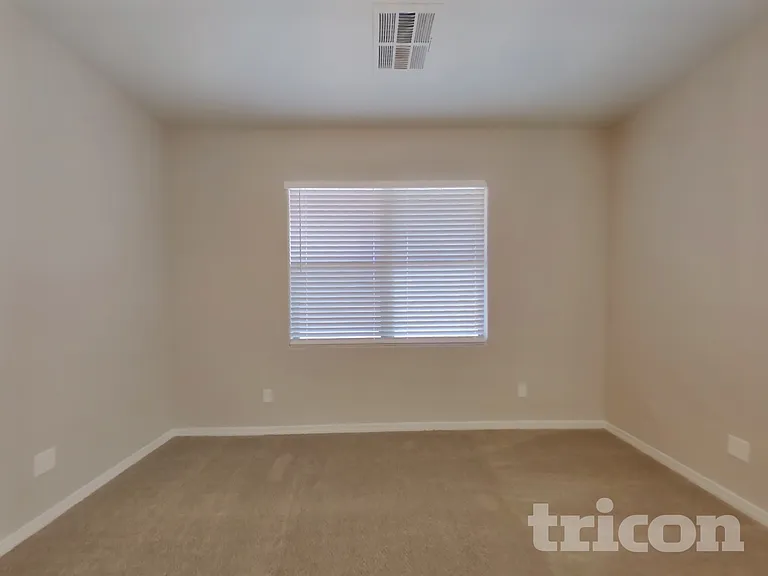 880 W Busa Dr — Photo 7