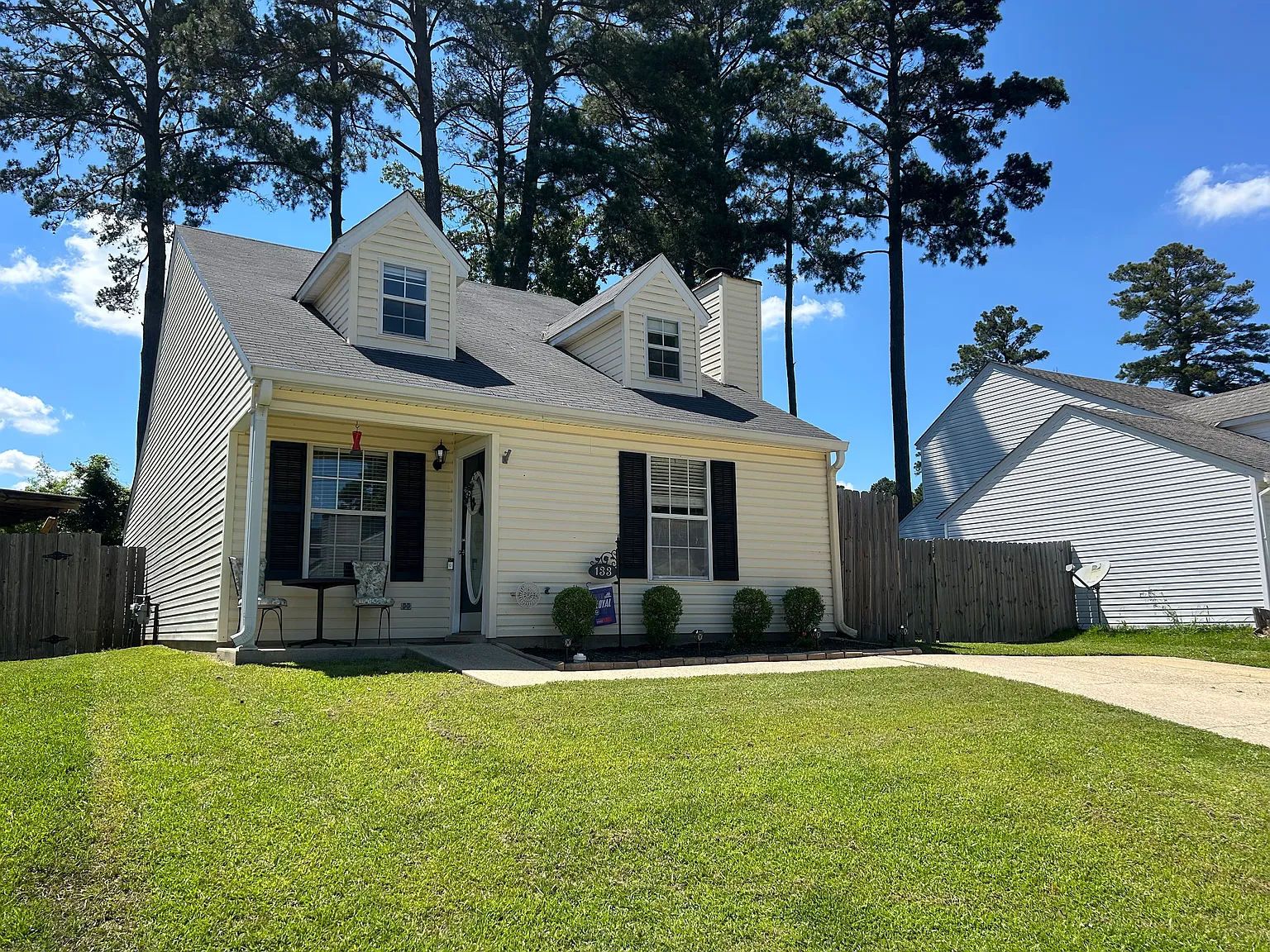 3 bed, 1600 sqft, $2,000 — Photo 2