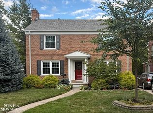 1414 Bedford Rd, Grosse Pointe Park, MI 48230