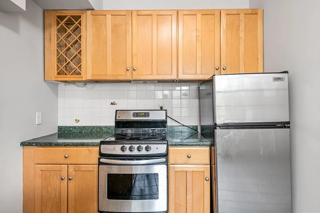 1872 Commonwealth Ave — Photo 4