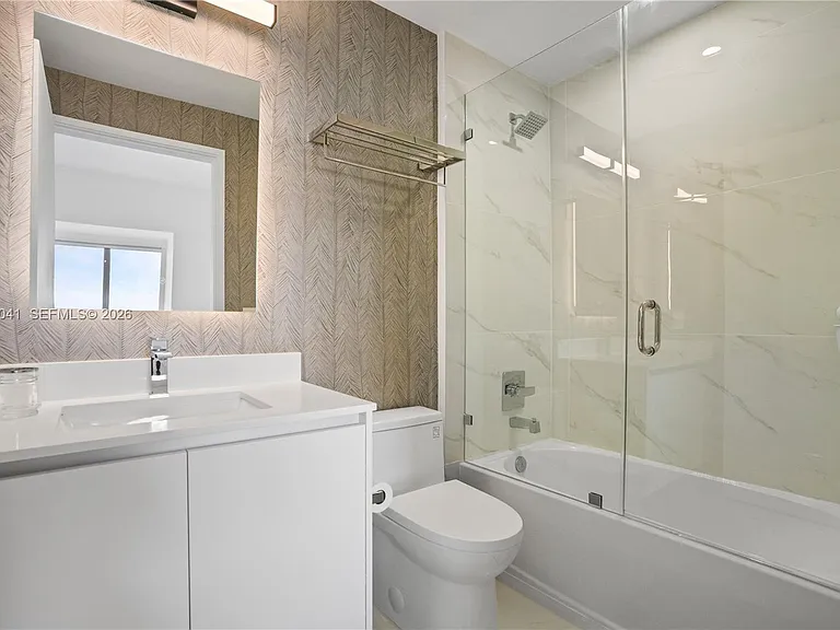 700 NE 24th St #3905 — Photo 27