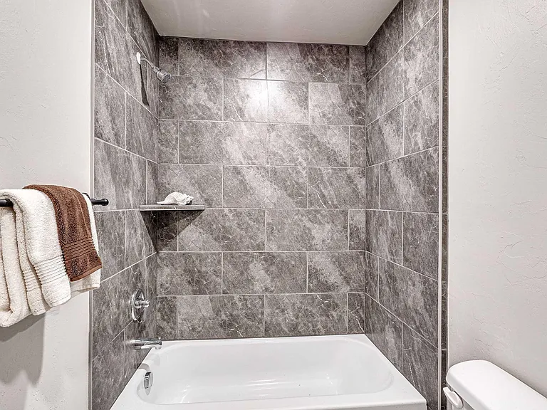 7725 Owen Ln #7725 — Photo 15