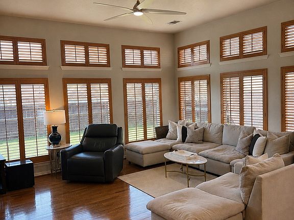 5th image of 4060 Guadalupe Ln