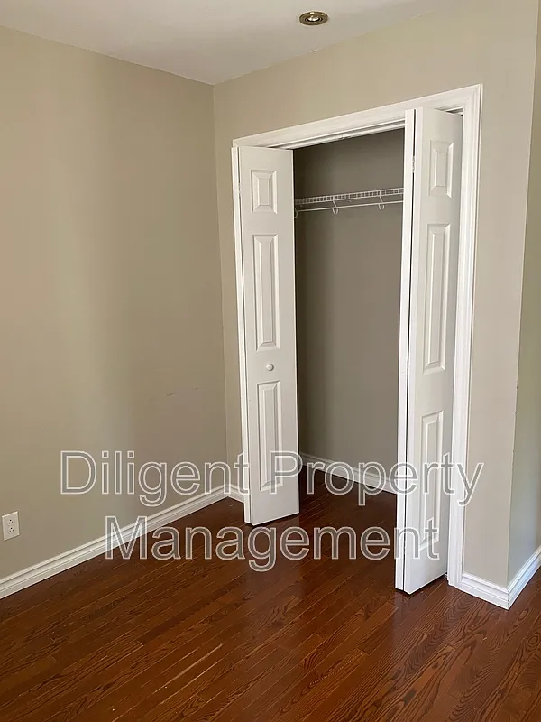 2 bed, 3.0 bath, $700 — Photo 3