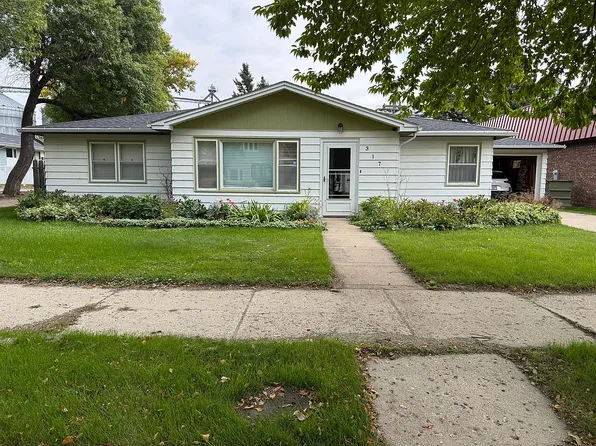 317 5th Ave, Cando, ND 58324