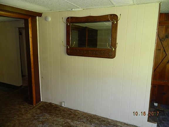 5th image of 1928 Russell Ave