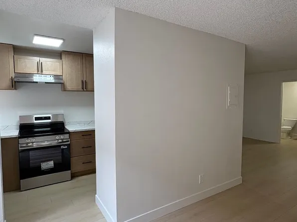 WOD - Woodman Apartments, 7507 Woodman Ave #2, Van Nuys, CA 91405