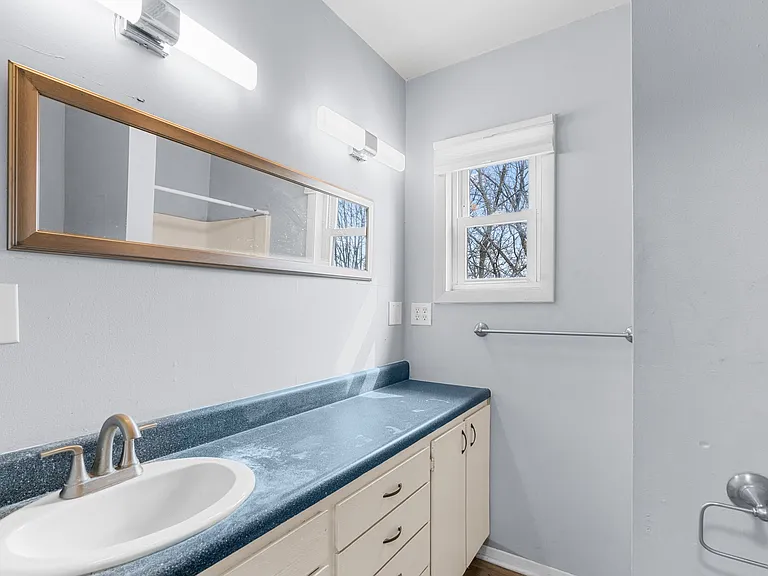 404 N Superior St #3 — Photo 12