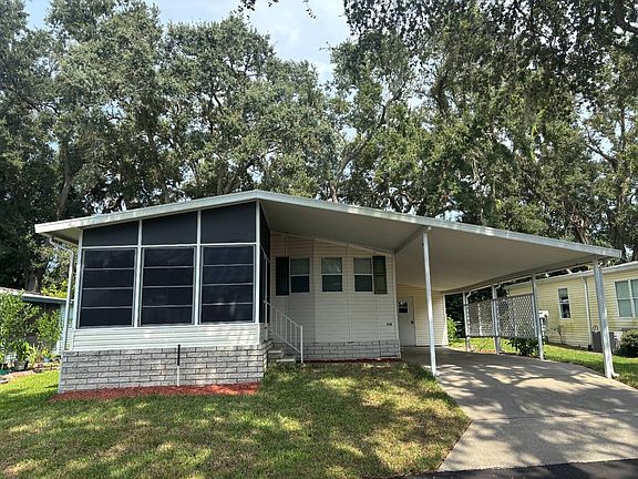 2nd image of 1118 Royal View Cir
