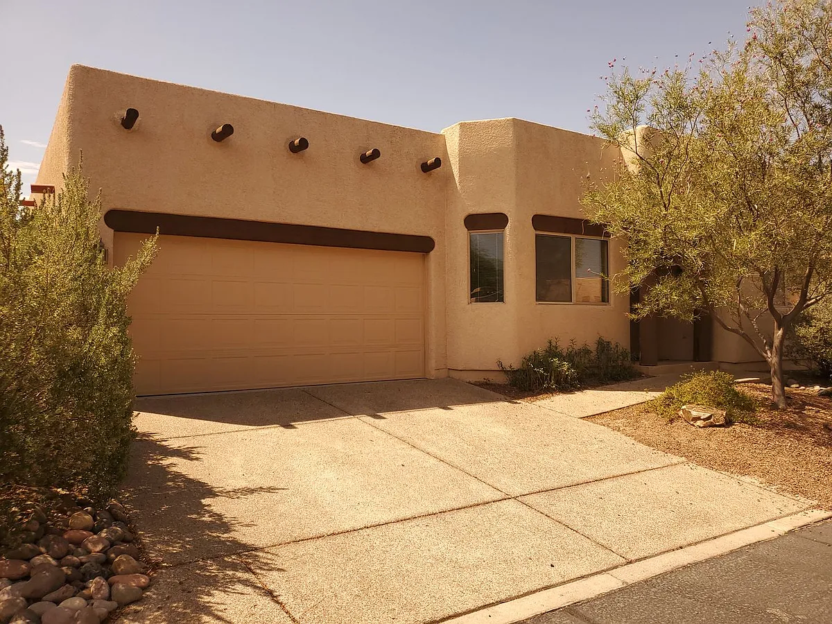 Building Photo - 3760 N Lost Chestnut Dr
