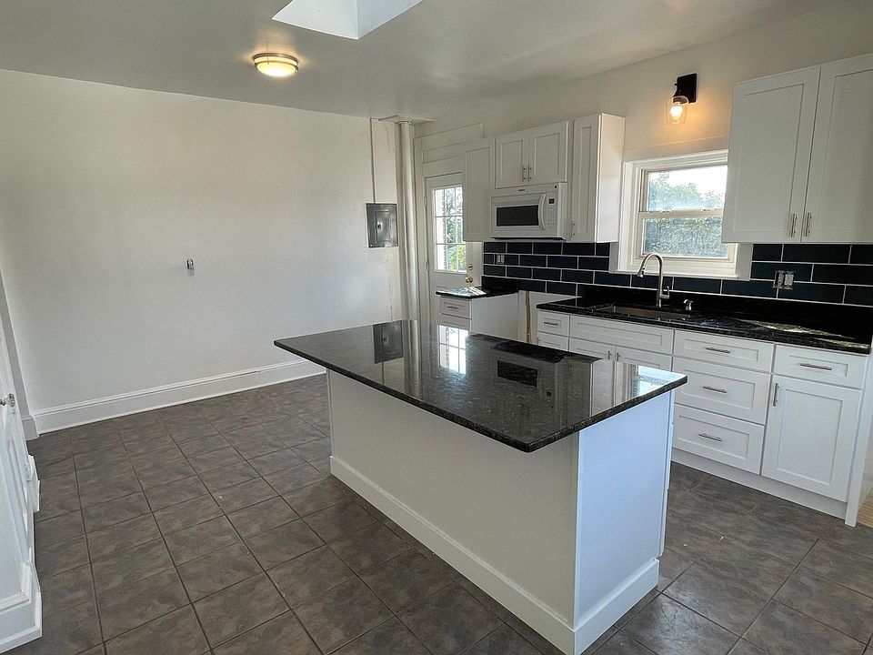 1st image of 131 E Philadelphia St #818a157b0