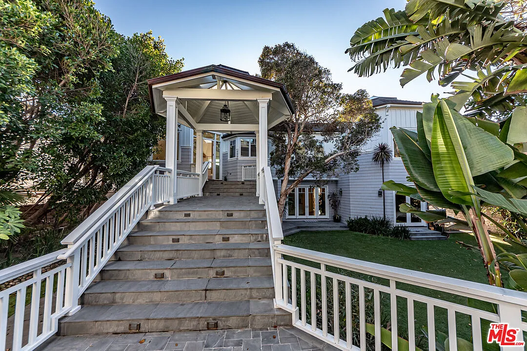 7 bed, 8.0 bath, 5653 sqft, $60,000 — Photo 2