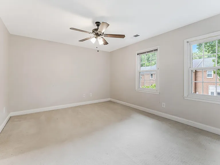 2331 Harleyford Ct — Photo 32