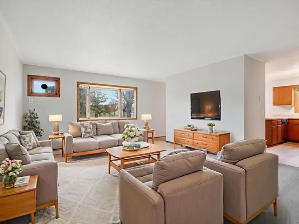 2075 13th Ave W, Shakopee, MN 55379