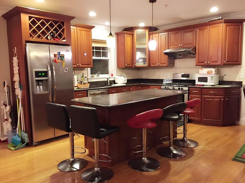 1st image of 75 Brackett St #F