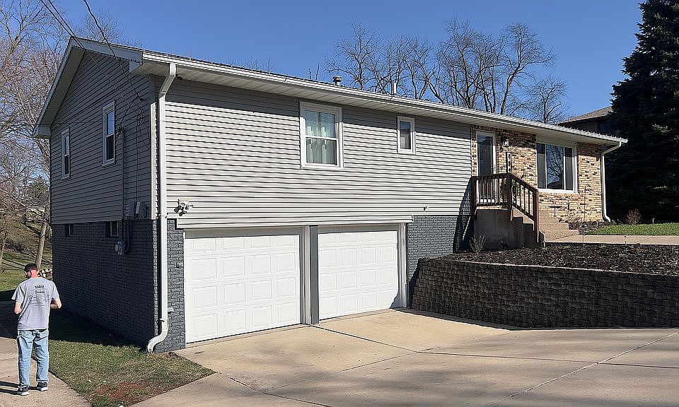 2nd image of 409 S 8th St