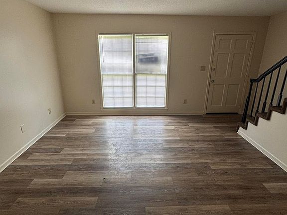 2nd image of 1301 Westwood Dr APT B