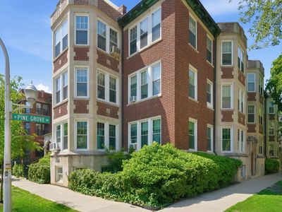 2948 N Pine Grove Ave #2, Chicago, IL, 60657