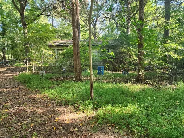 540 Fernwood Farms Rd, Chesapeake, VA 23320