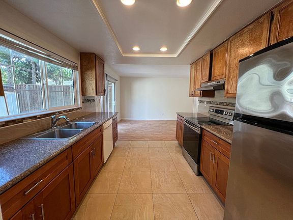 5th image of 2840 Rainview Dr
