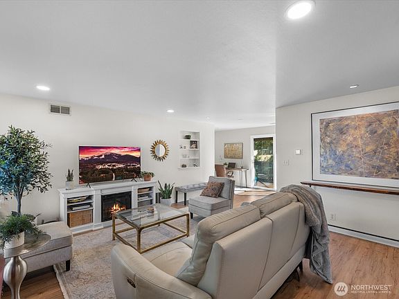 5th image of 11924 SE 169th Place