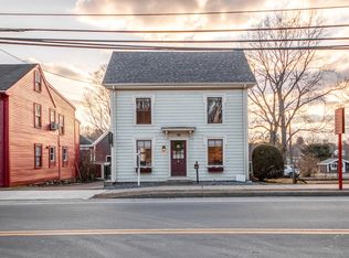 84 High St, Ipswich, MA 01938