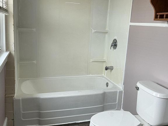 5th image of 135 W Ridge St