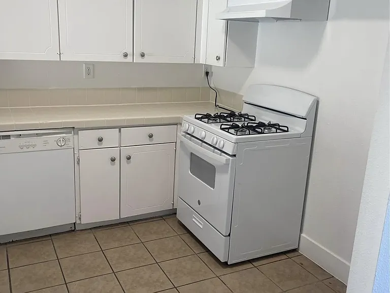 Villa Palms Apartments — Photo 16