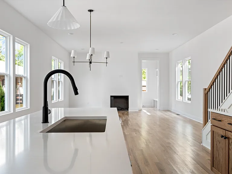 2830 Clifton Ave — Photo 10