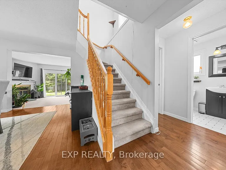 32 Flanders St — Photo 18