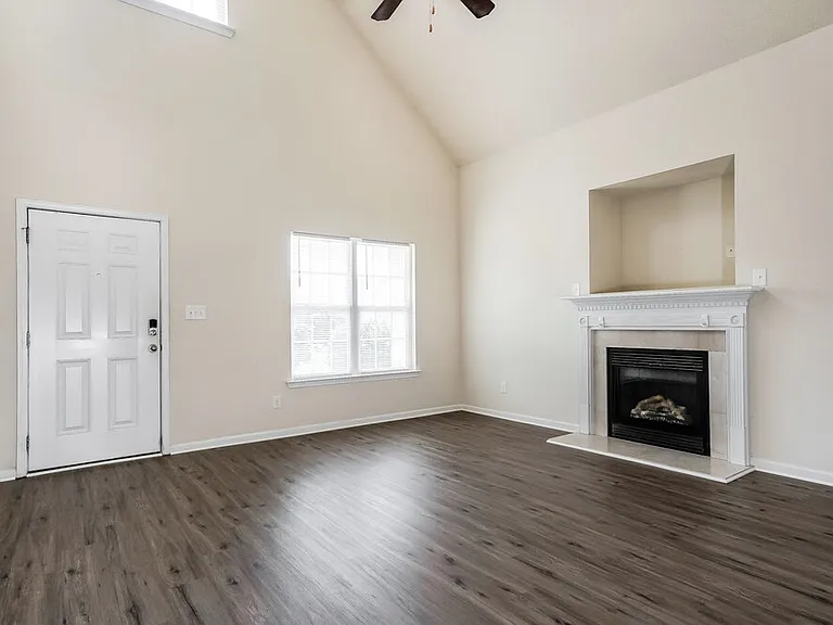 1056 S Philwood Ct — Photo 4