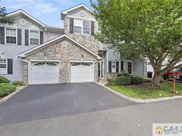 17 Rozalyn Ln, Laurence Harbor, NJ 08879