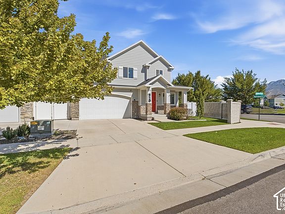 3rd image of 1008 W Lightfoot Way