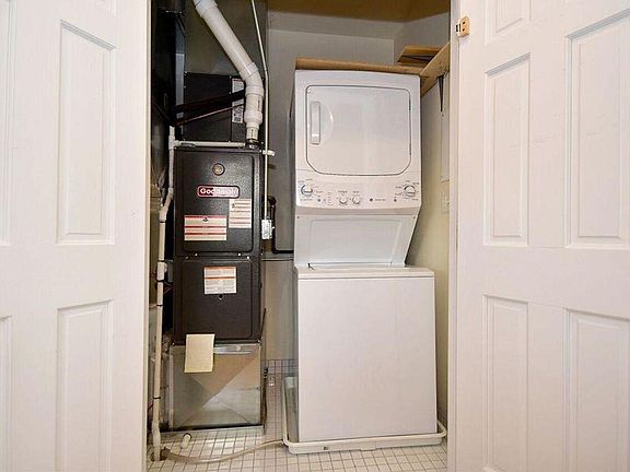 4th image of 831 S Euclid Ave #2N