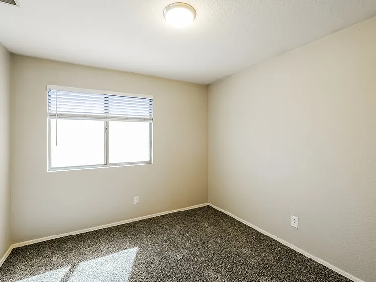 3802 N 104th Ave — Photo 13