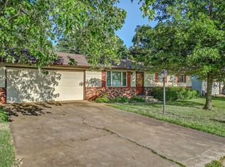 934 Carl Allen St, Mount Vernon, MO 65712