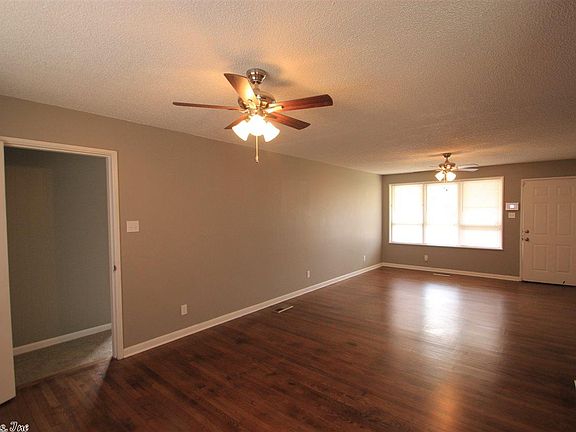 5th image of 2206 N Berkley Dr