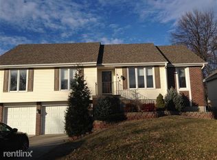 640 NE Clubhouse Dr, Lees Summit, MO 64086