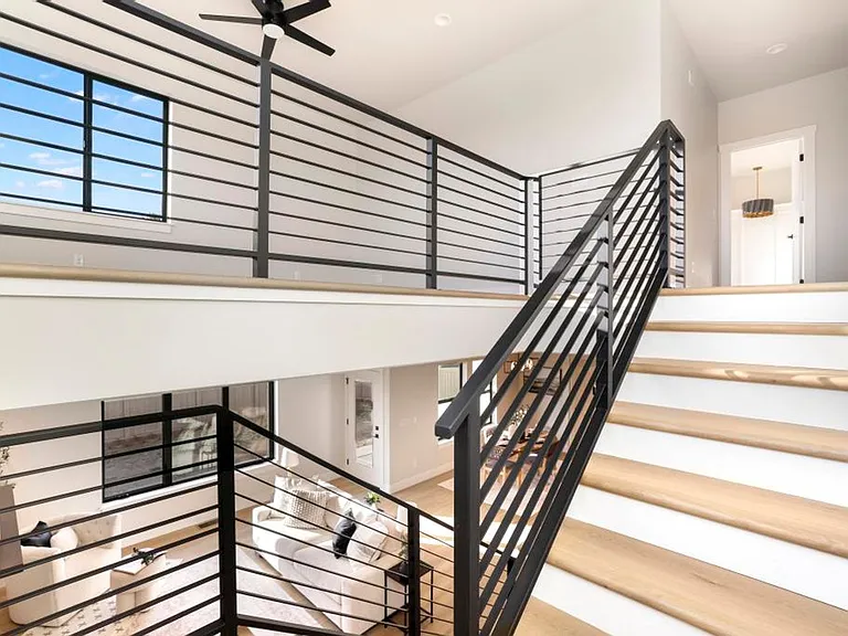 541 Canyon Falls Dr — Photo 33