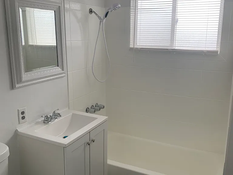 10 W Swain Rd — Photo 23