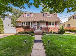 613 Lincoln Ave, West Hempstead, NY 11552