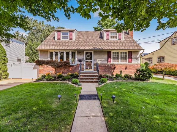 613 Lincoln Avenue, West Hempstead, NY 11552