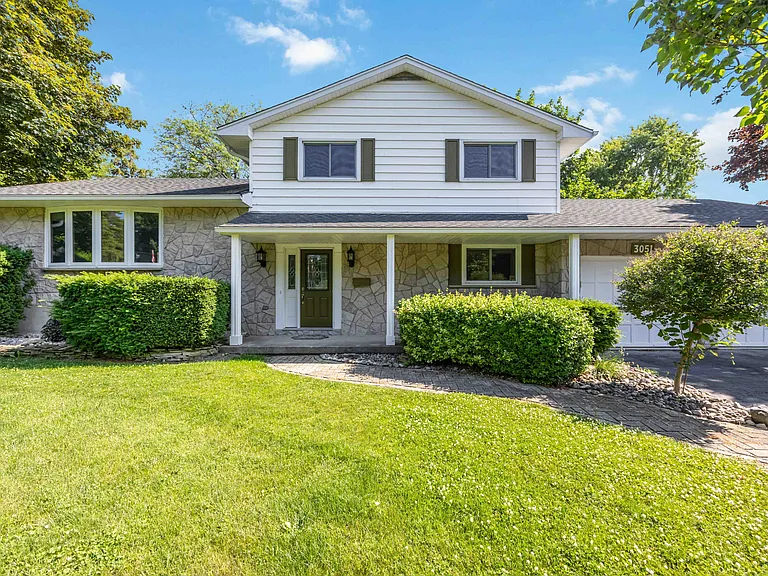 3051 Egremont Rd — Photo 1