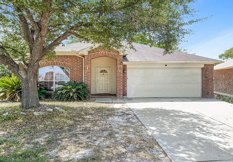 2754 Hidden Spring Falls Dr